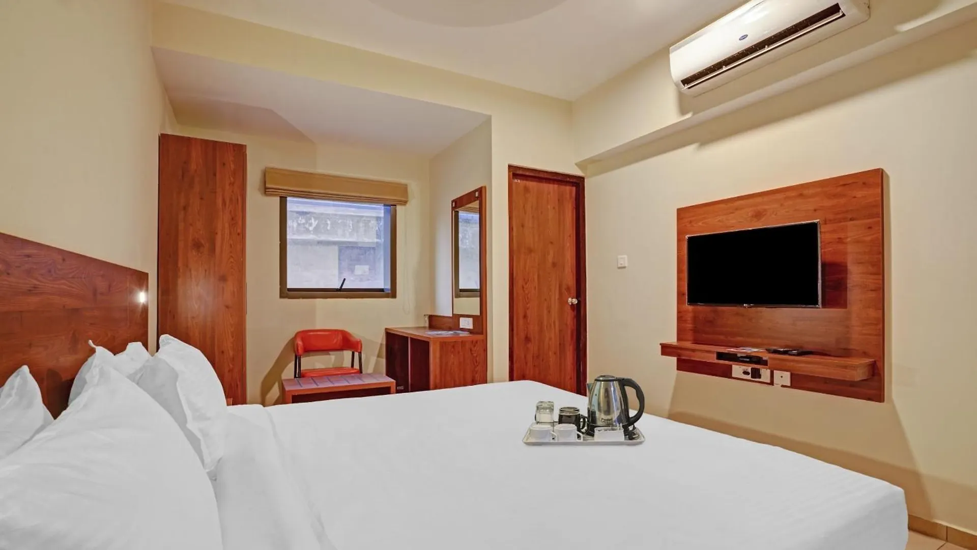 Super Townhouse Edasserys Sea Pearl Kochi