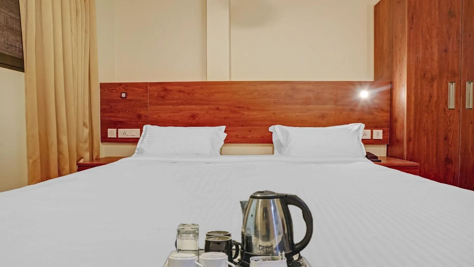 Super Townhouse Edasserys Sea Pearl Kochi 4*,