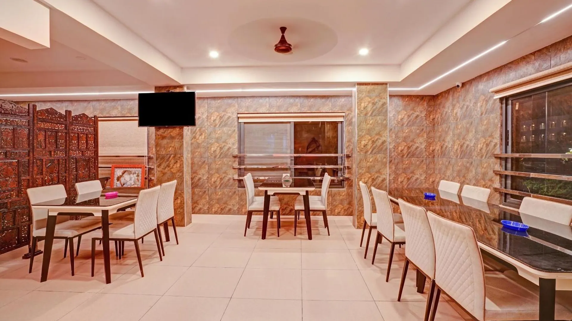 Super Townhouse Edasserys Sea Pearl Kochi India