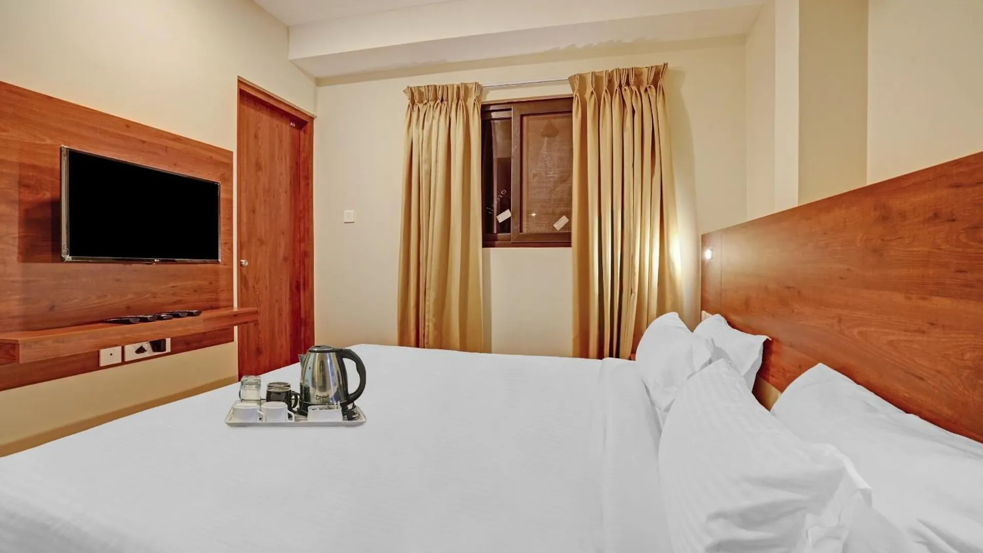 Super Townhouse Edasserys Sea Pearl Kochi Hotel